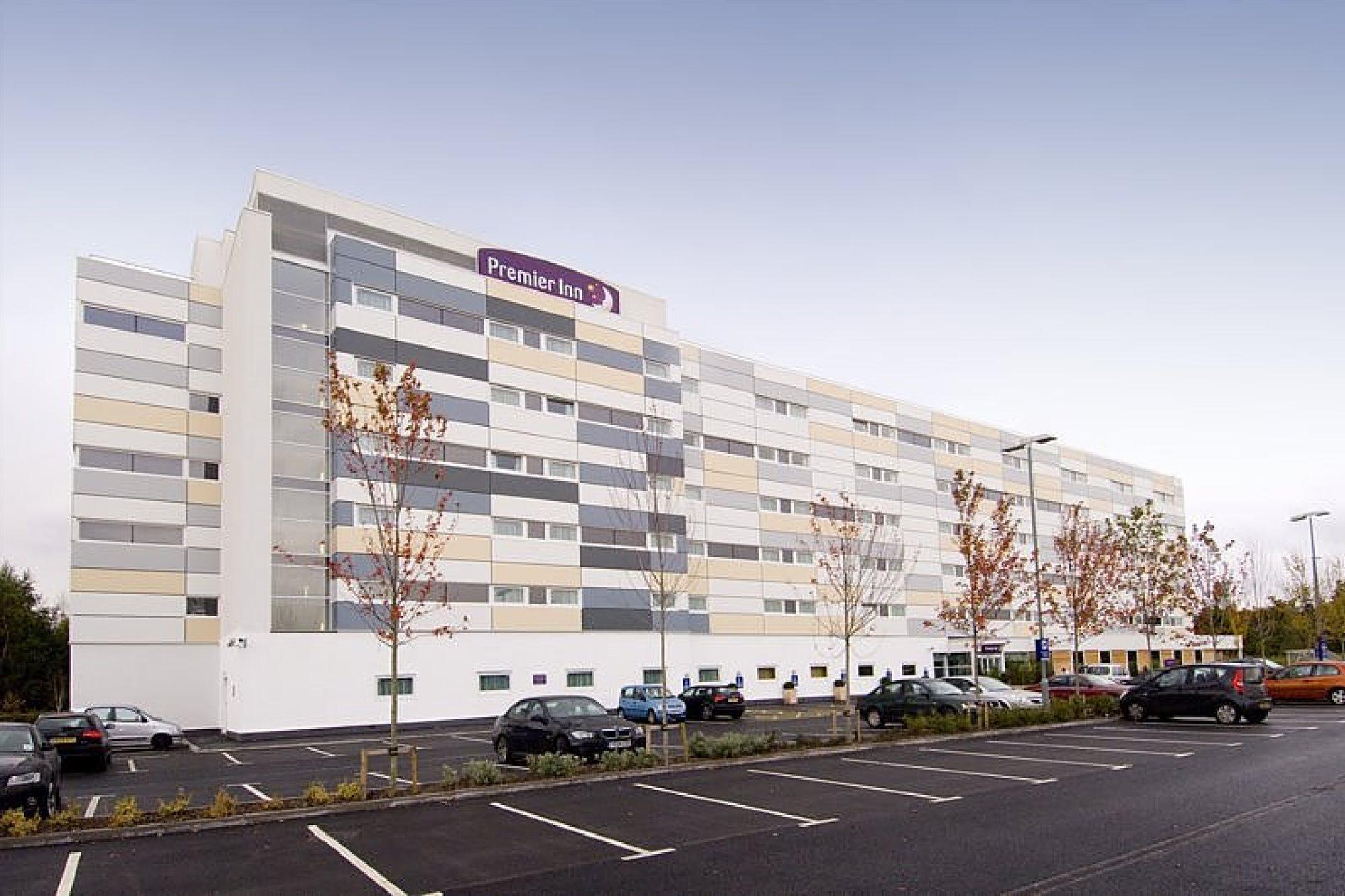 Premier Inn Manchester Airport Runger Lane North Hale  Bagian luar foto