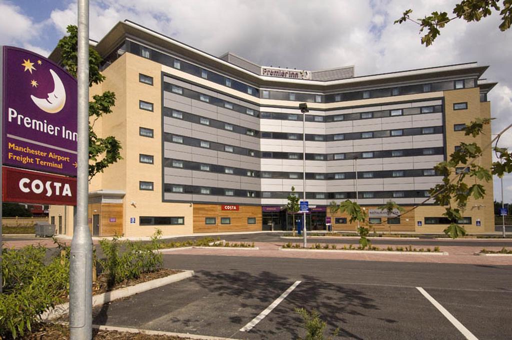 Premier Inn Manchester Airport Runger Lane North Hale  Bagian luar foto